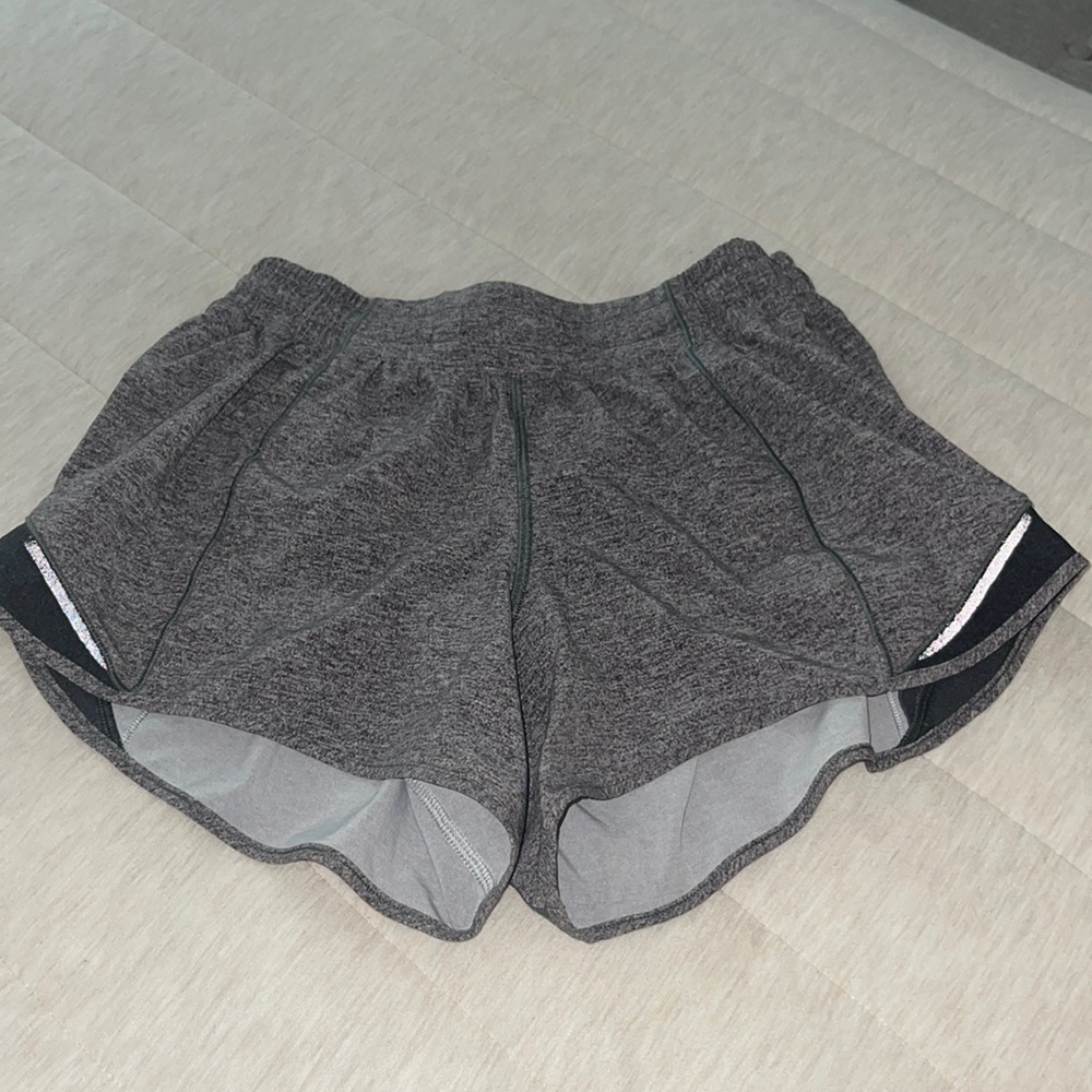 Lululemon hotty hot high rise short 4”